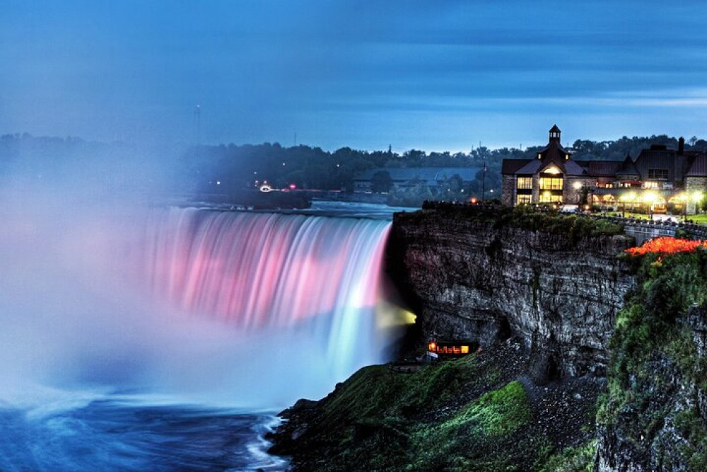 Niagara Falls Nightlight Experience With Fireworks