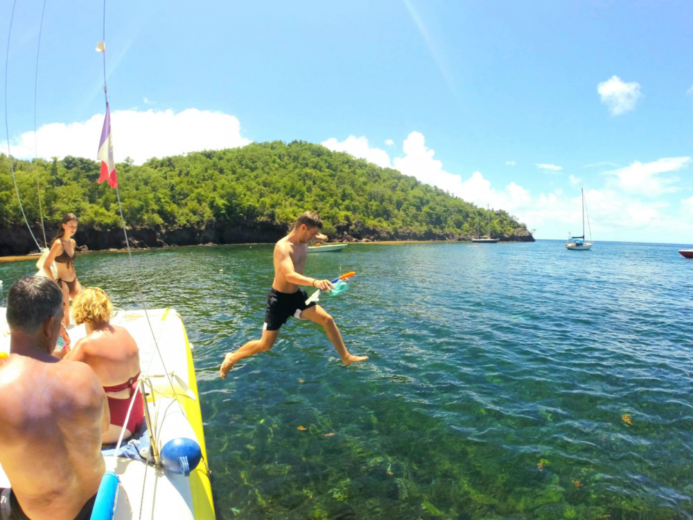 2h Discovery Sailing in the Bay of Saintes with Snorkeling