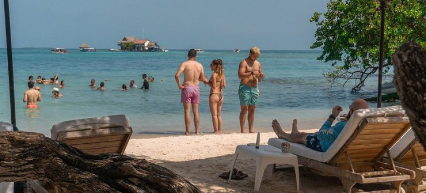 Rosario Islands Tour from Cartagena: 3 Beach Clubs