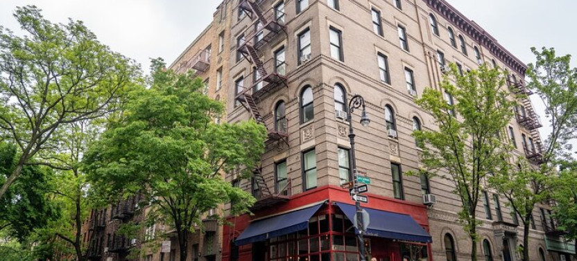 Friends Filming Locations in New York City with Private Guide
