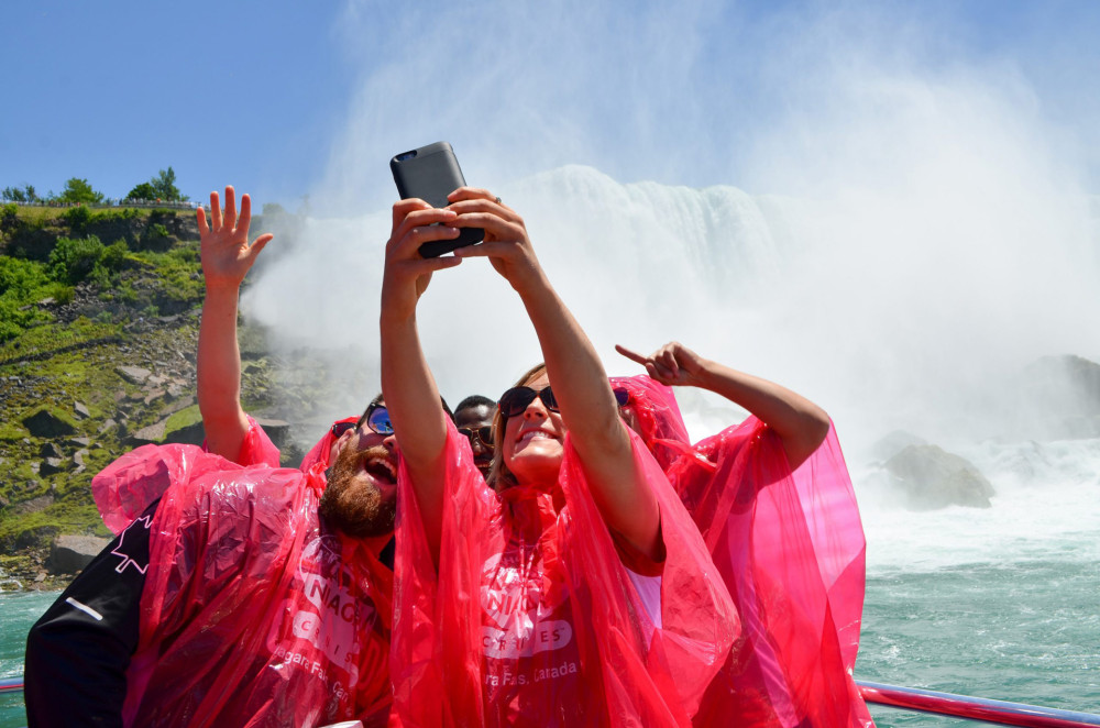 Niagara Falls Boat Cruise & Guided Highlights Tour