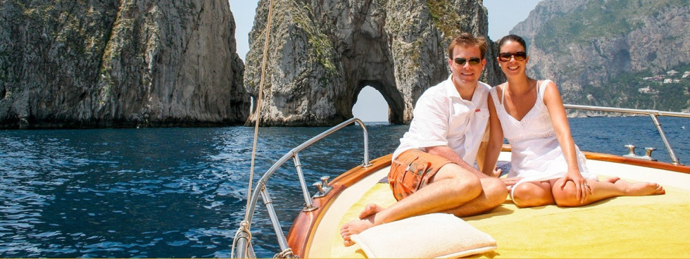 Private Capri Boat Tour by Traditional Gozzo