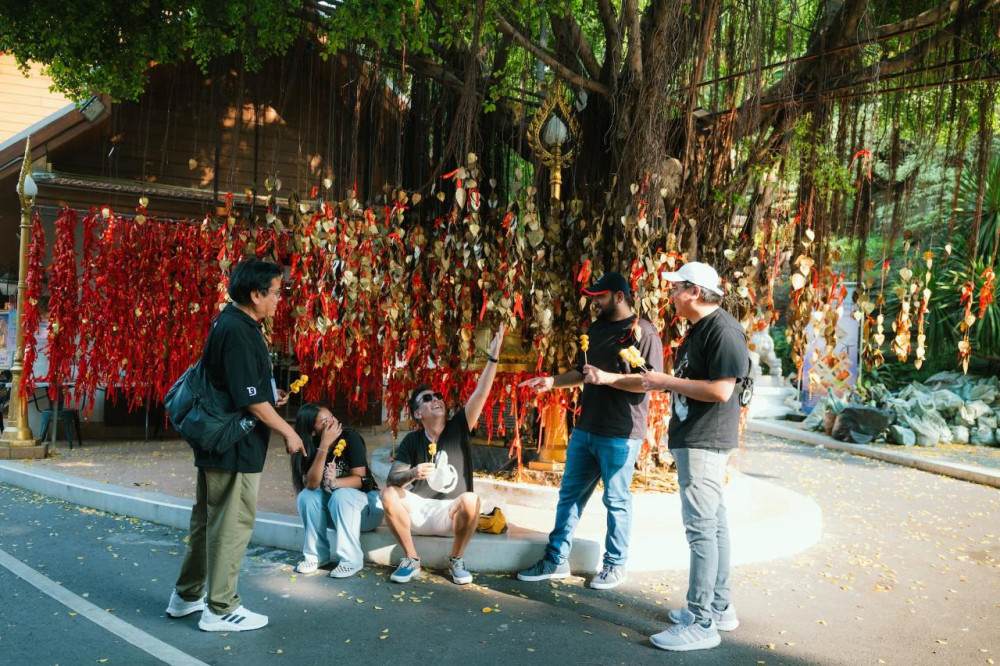 Bangkok: Private Grand Palace, Wat Pho & Golden Mount Tour with Tickets