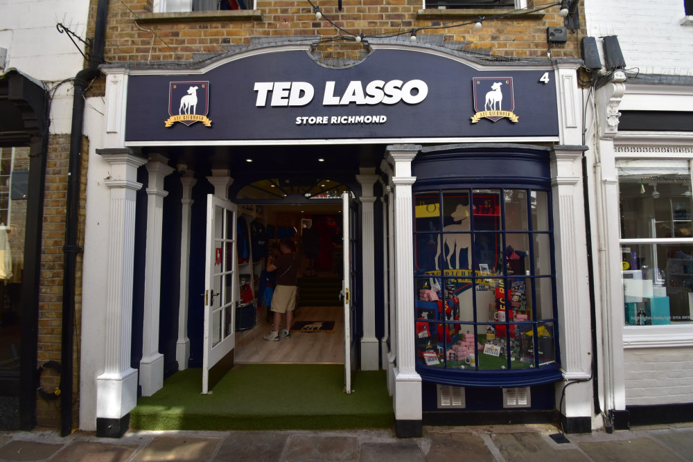 London to Richmond: Private Ted Lasso Taxi Tour
