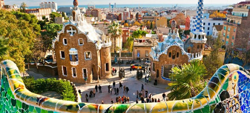 Small-Group Skip-the-Line Park Güell & Sagrada Familia Tour, photo 4 of 23