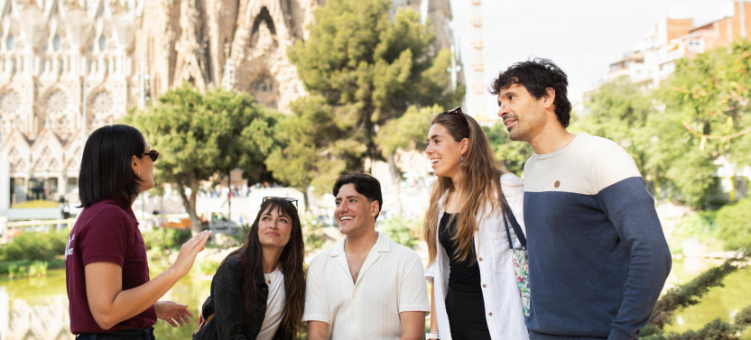 Sagrada Familia Small Group Guided Tour with Skip the Line Ticket, photo 2 of 42