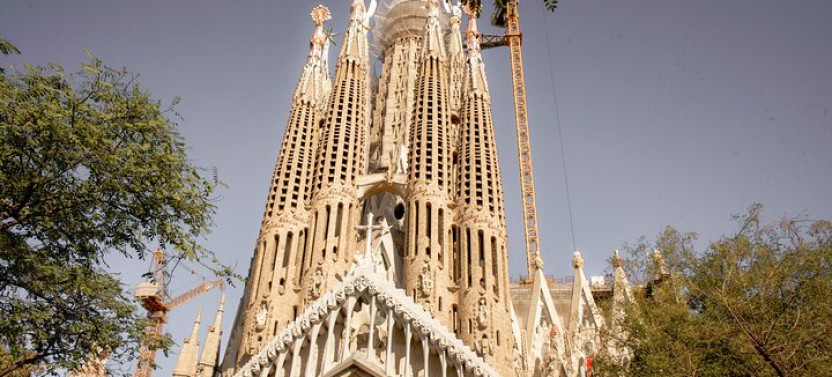 Explore Montserrat and La Sagrada Familia in One Day, photo 2 of 19