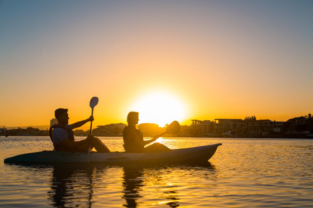 Sunset Kayak Adventure with Skyline Views in Surfers Paradise