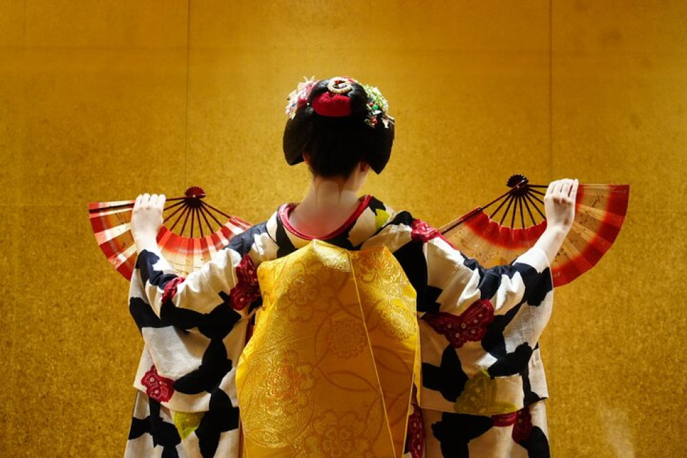 Intimate Maiko Performance With Q&A and Photos With Geisha