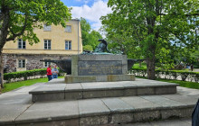 Helsinki & Porvoo Tours9