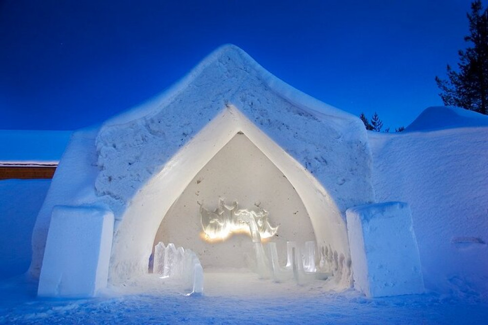 Arctic Snow Hotel Visit in Wildness in Rovaniemi