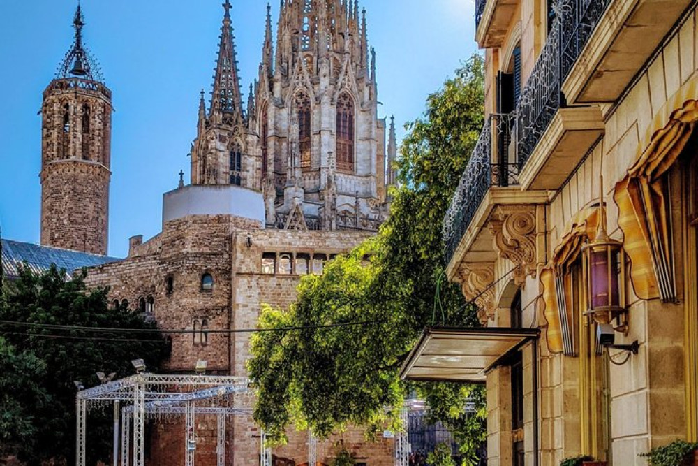 Barcelona Life: Dine Gourmet Food and Culture Tour