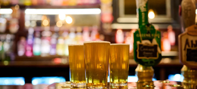 Tastes, Tales & Traditional Ales: Food Tour of London's Historic Pubs