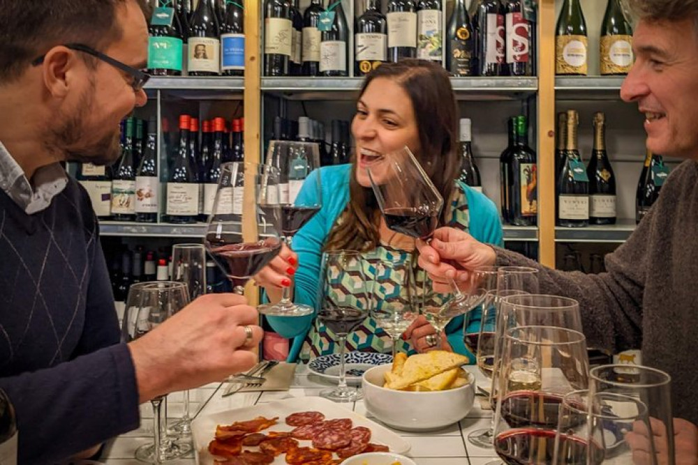 Barcelona Life: Dine Food, Wine and Culture Tour