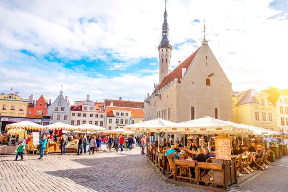 Tallinn Day Tour from Helsinki (with Hotel Pick-up)