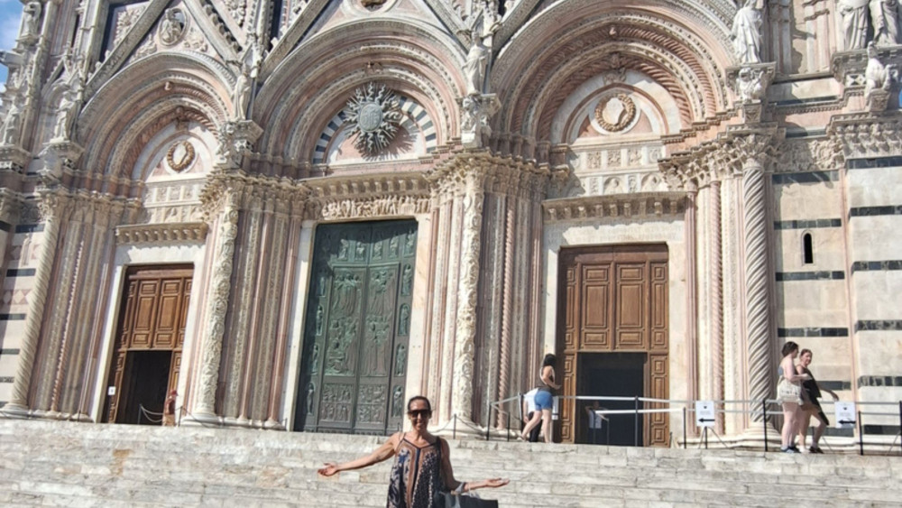 Siena Private Walking Tour: 3 Hours of Medieval Art, History & Wine