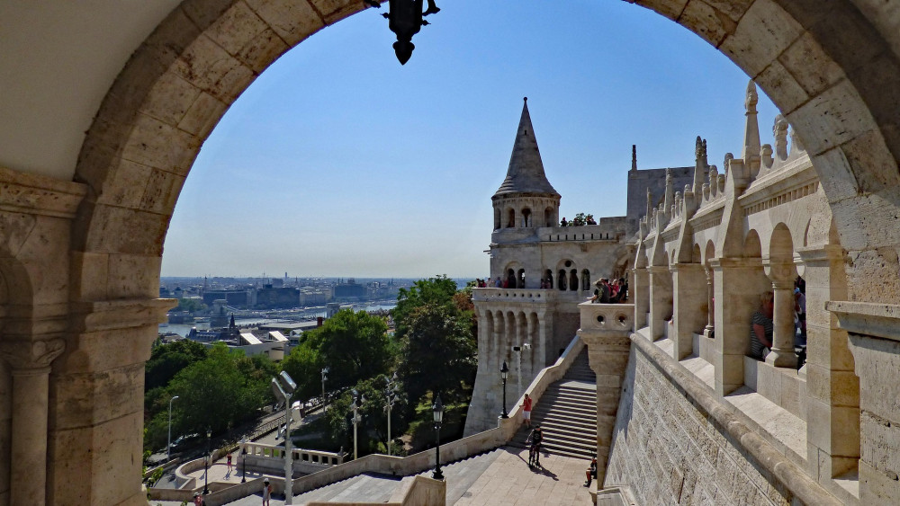 Two Sides of Budapest: Private Walking Tour