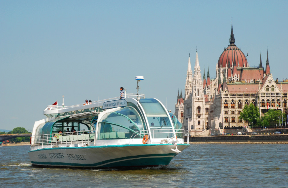 Budapest Danube Day Cruise with Panoramic Views and Drink