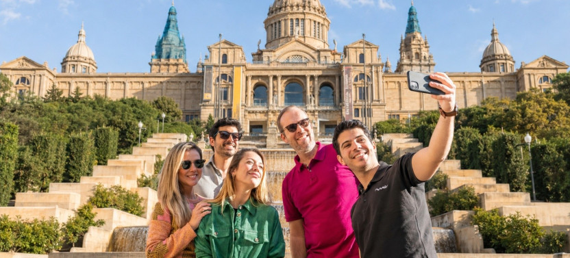 Barcelona: Montjuïc, Cable Car, Harbour Cruise, Old Town & Waterfront Tour, photo 3 of 8
