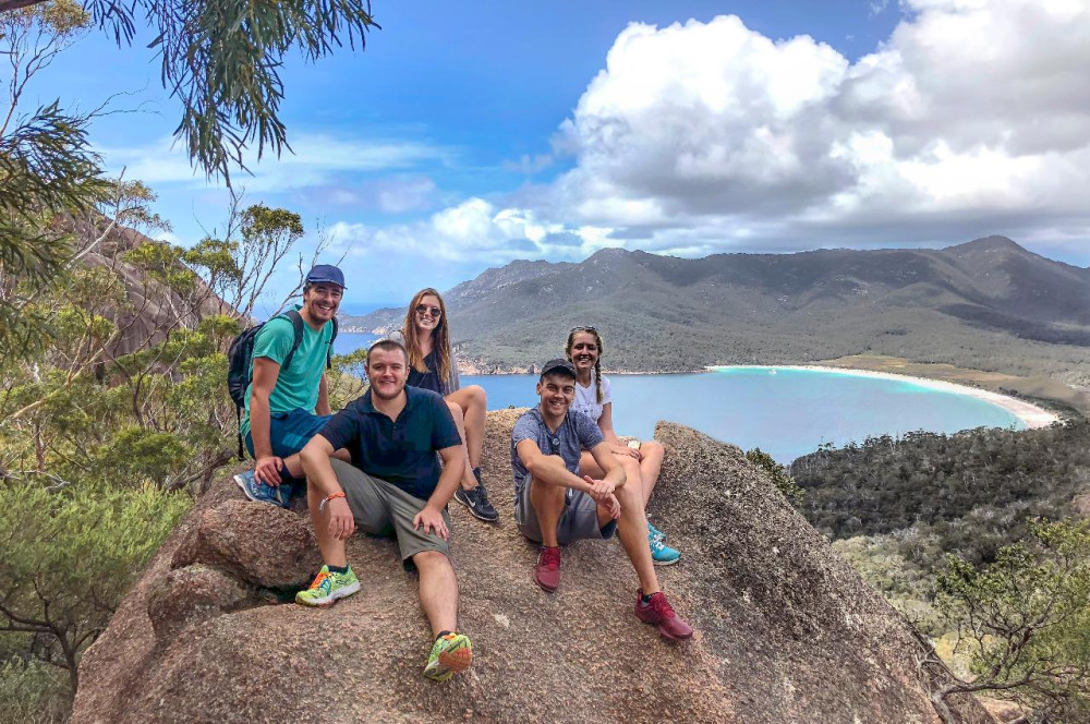Wineglass Bay Discovery: Freycinet & East Coast Tour via Richmond