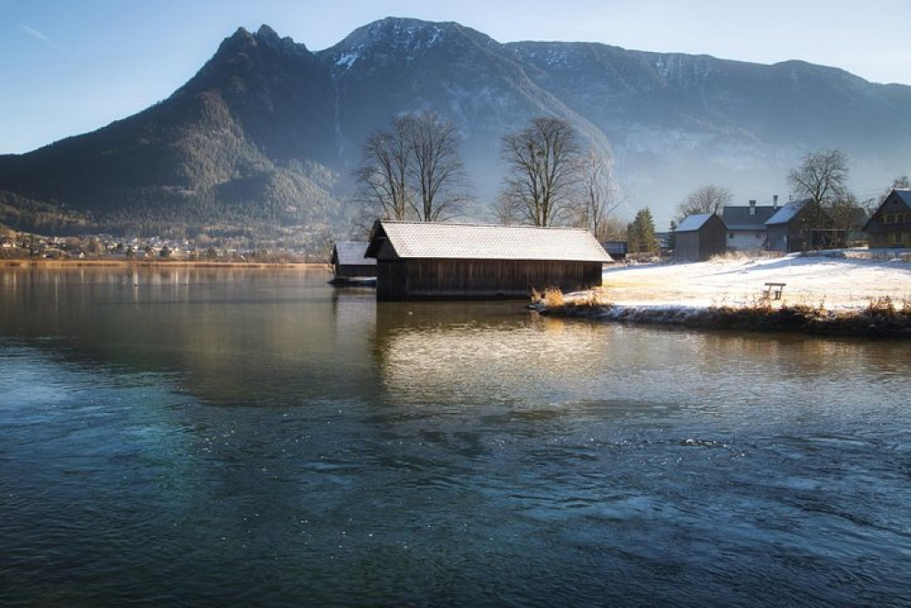 Small-Group Christmas Day Trip to Hallstatt from Vienna