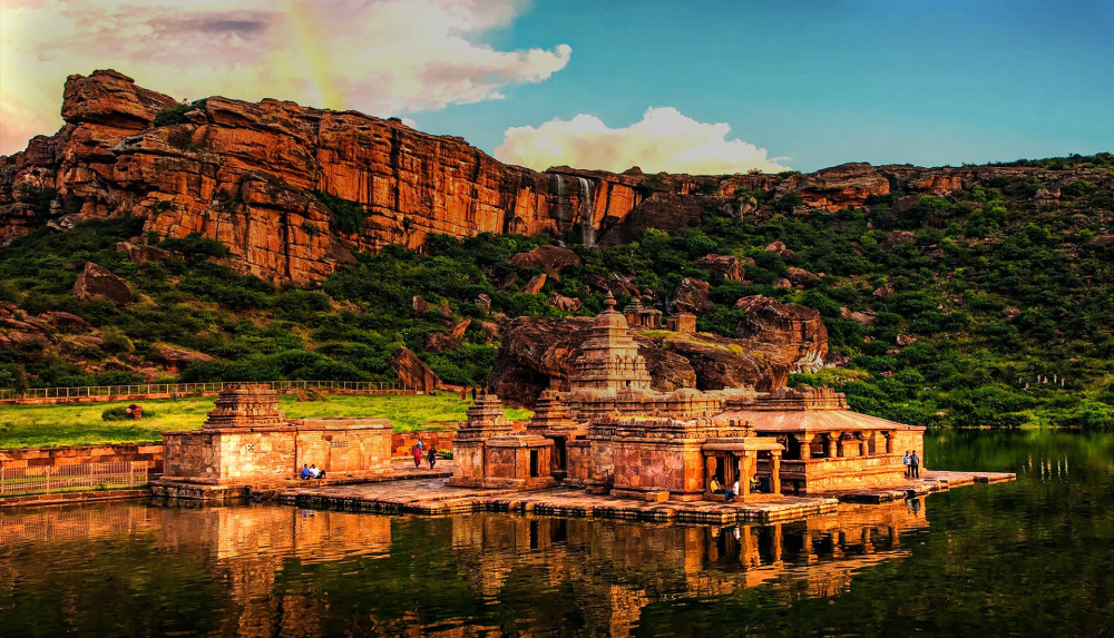 21 Day India's Rich Heritage Tour: Temples, Caves & Beaches Circuit