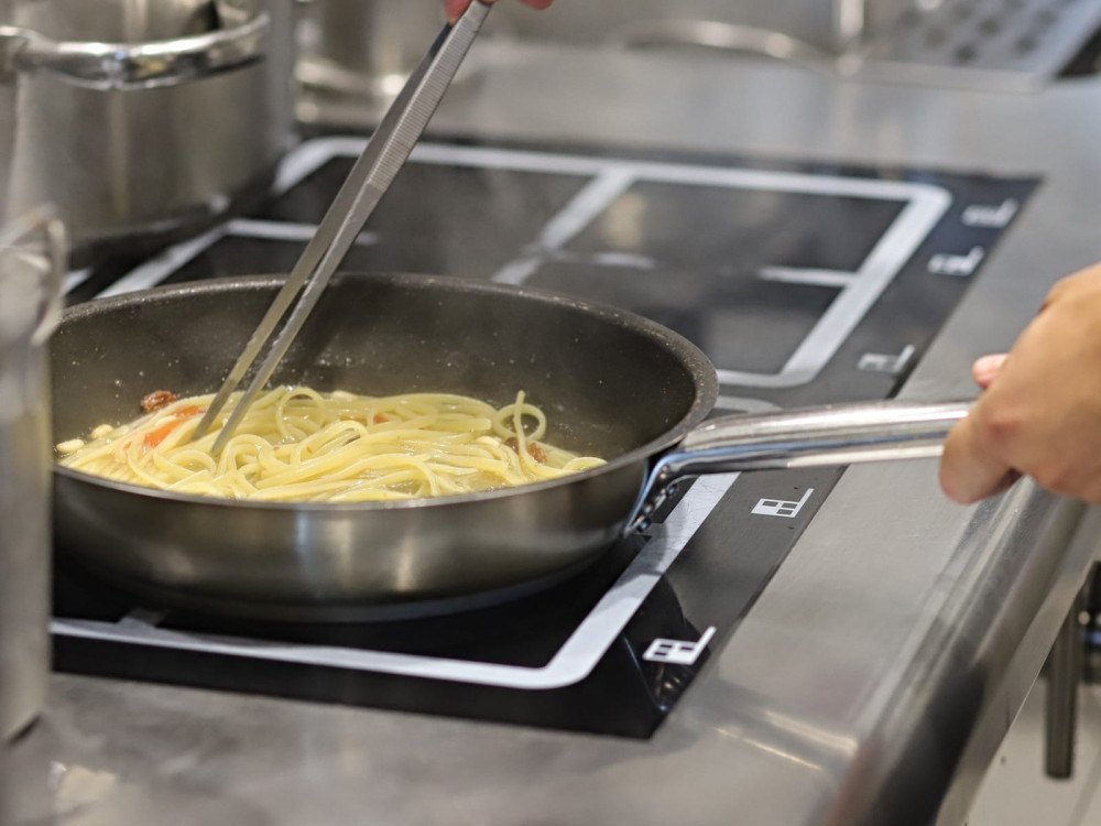 Small Group Positano Pasta Making Class With Wine