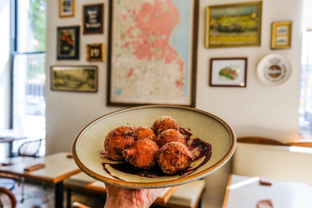 Milwaukee Sweet Treats Walking Tour: Donuts, Sweet Treats & More