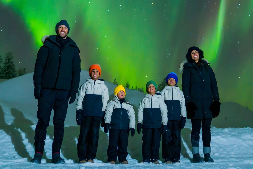 Rovaniemi: Guaranteed Northern Lights Tour by Coach with Expert Hunters