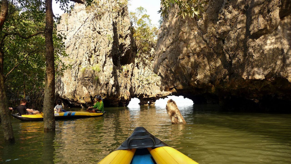 Krabi Kayak Tour: The Hidden Caves