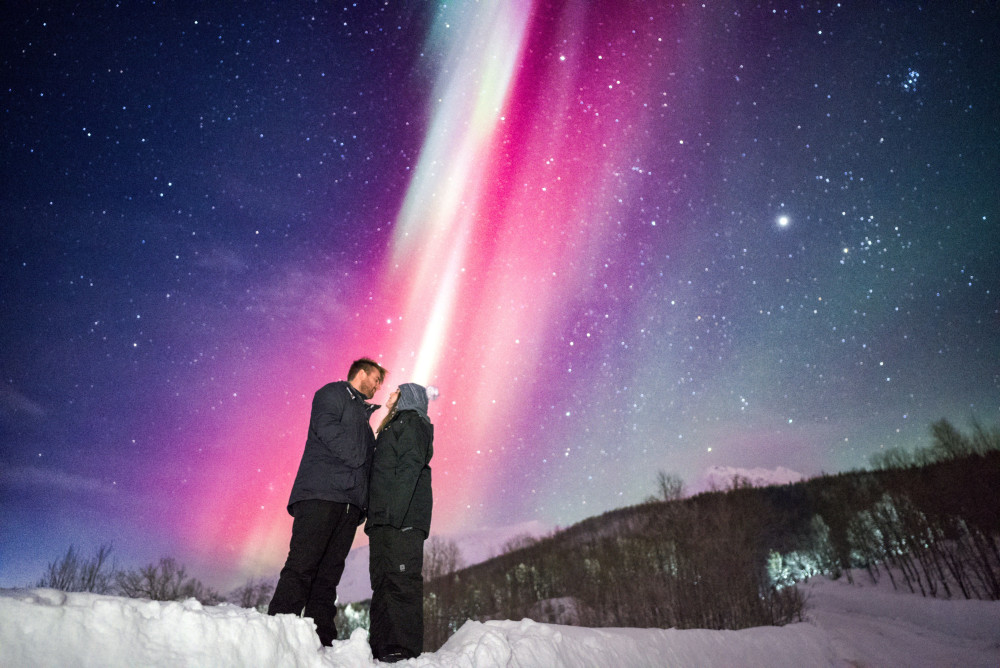 Small Northern Lights Tour Max 8 Guests with a Pro Photographer Included