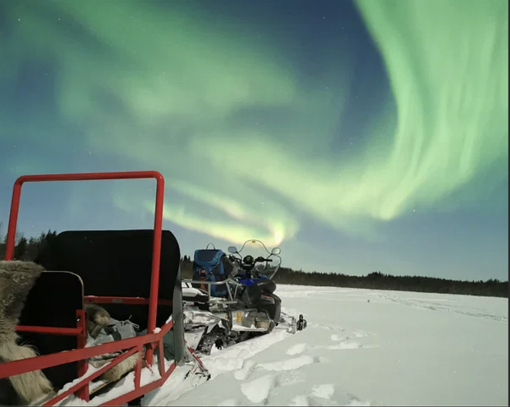 Late-Night Northern Lights Sledge Ride in Levi Wilderness
