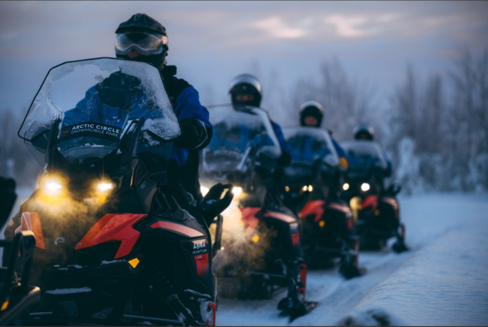 Guided Snowmobile Wilderness Safari with Lunch in Levi