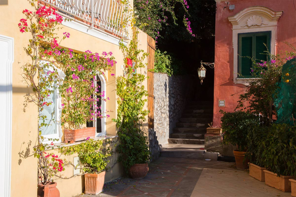 Pompeii & Positano Tour