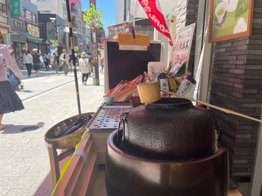 Small Group Local Foodie Adventure Guided Tour in Tokyo's Sugamo District