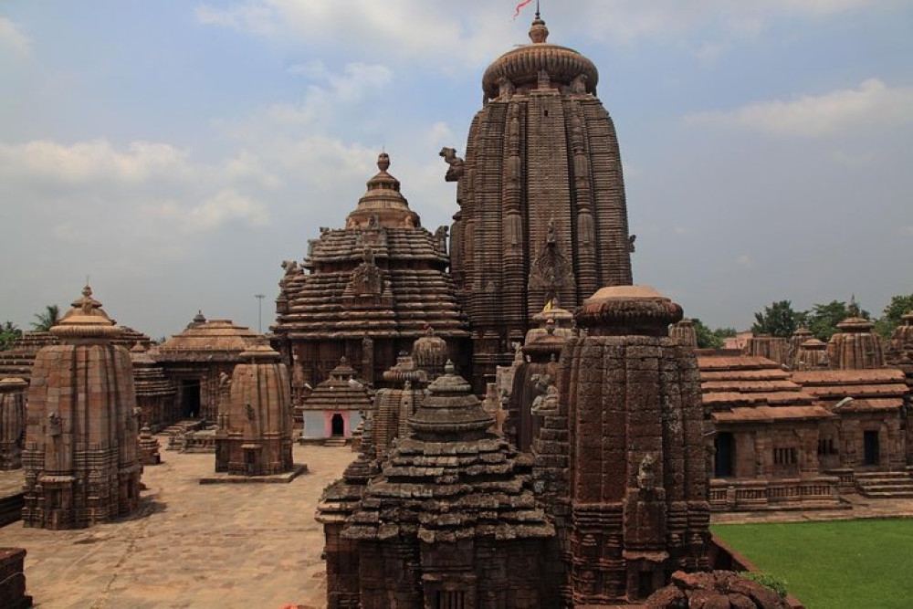 9 Day Odisha Tribal Tour: Explore Weekly Tribal Marketplaces & Temples