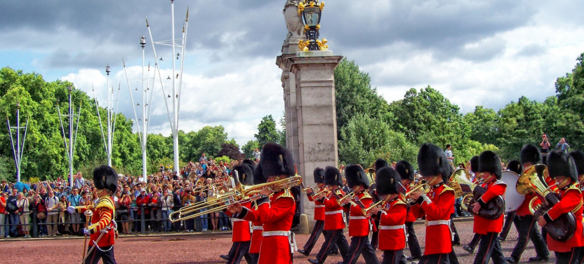 Changing of the Guard Guided Walking Tour - Private