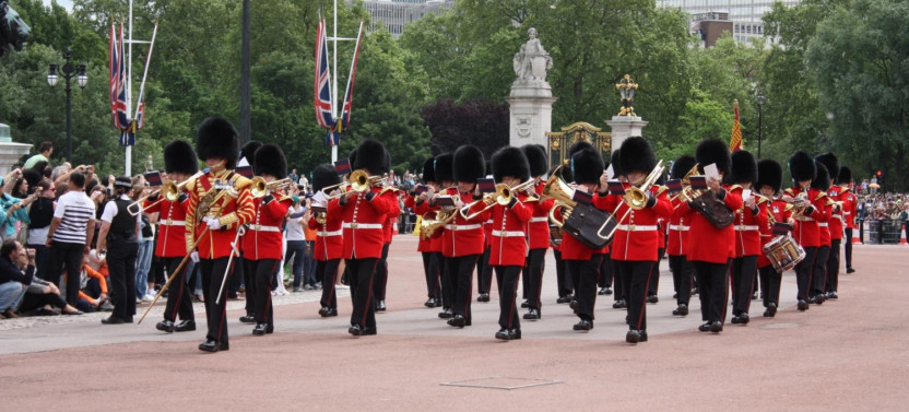 Changing of the Guard Guided Walking Tour - Private