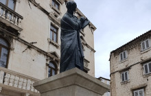 Explore SPLIT with Daniela12