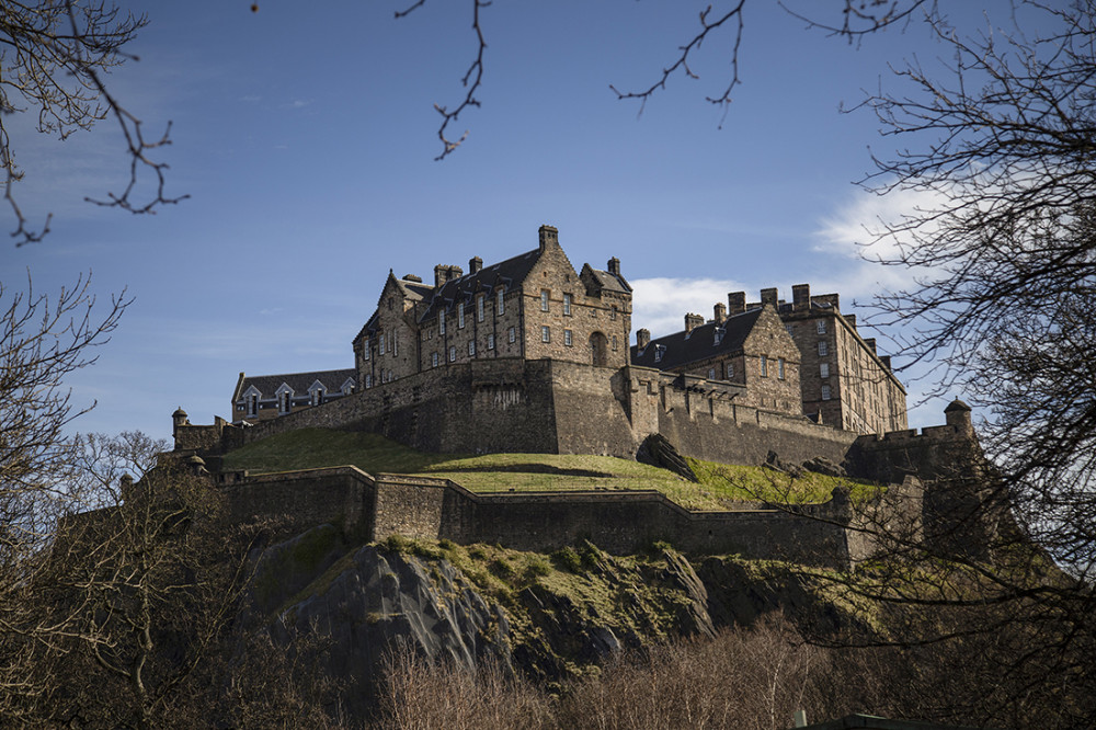 Edinburgh Castle & Royal Mile Walking Tour with Ticket