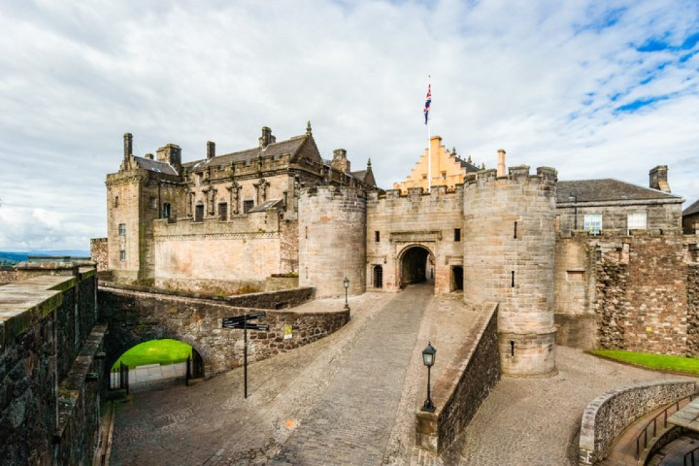 Stirling Castle Tour and Old Town with Ticket Included