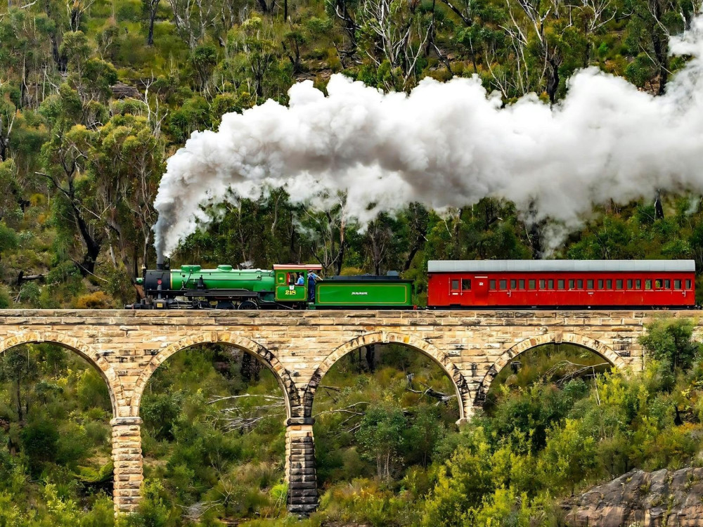 Blue Mountains & Zig Zag Railway Day Tour with Lunch (English)