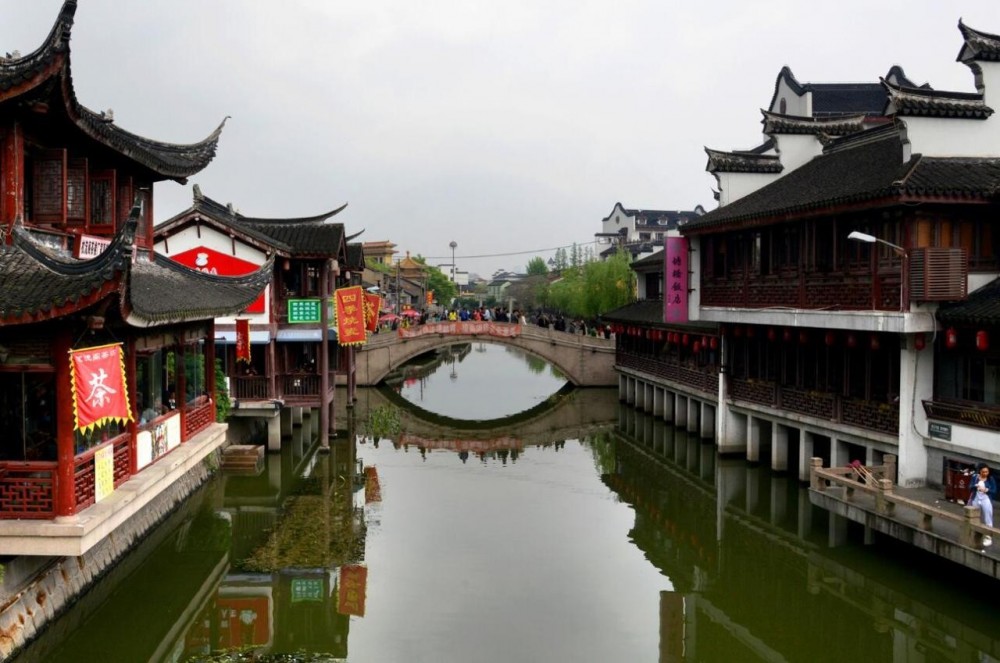 Private Shanghai Seven Treasure Town & Zhujiajiao Water Town Tour