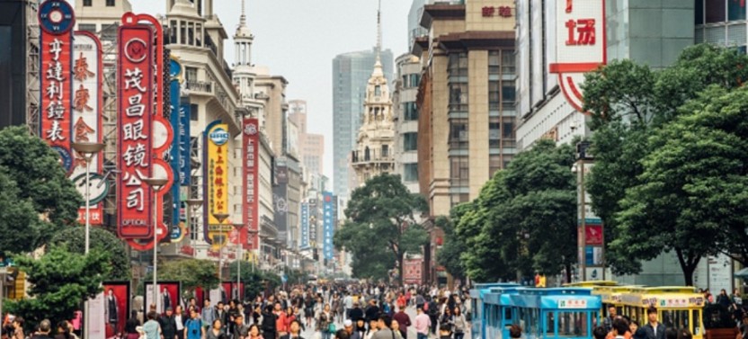 Private Shanghai Night Tour: Huangpu River Cruise & Nanjing Road