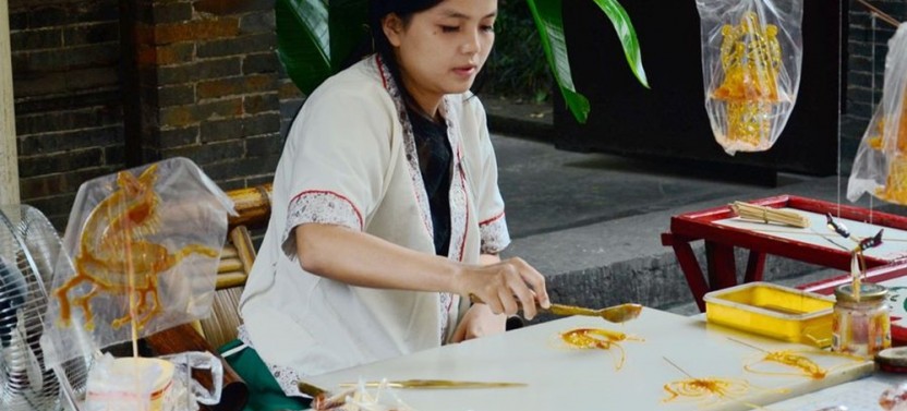 Chengdu Panda Private Day Tour with A Flexible Downtown Site