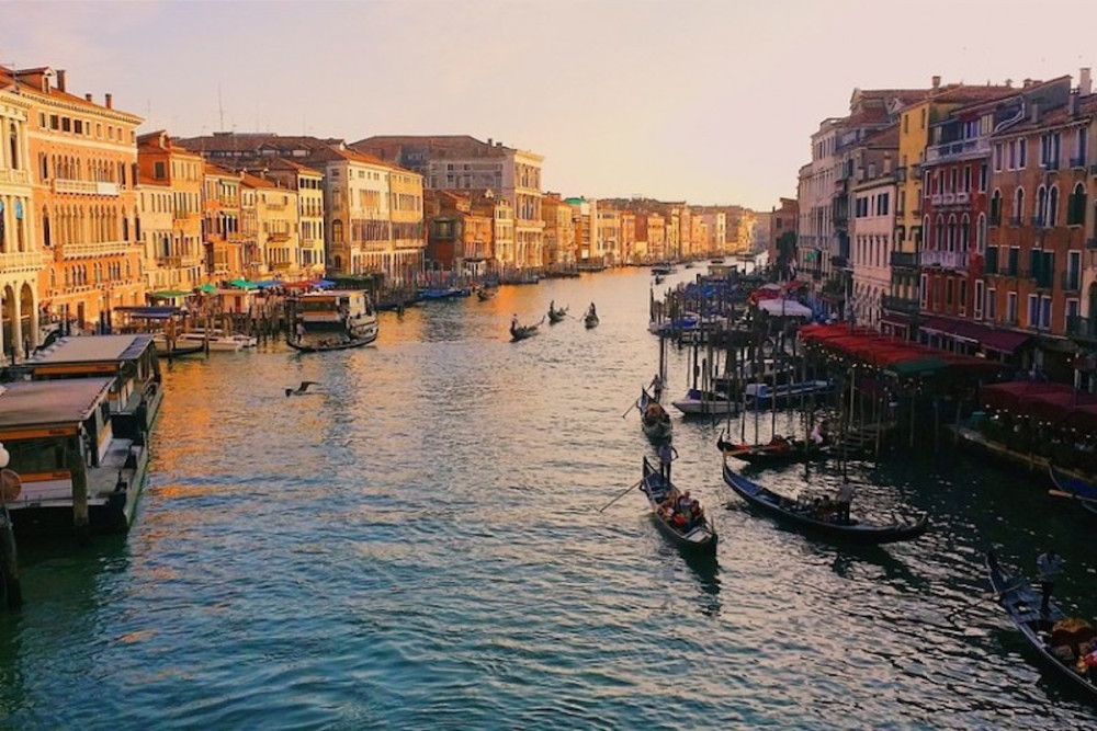 Best of Venice Private Walking Tour & Golden Hour Gondola Ride
