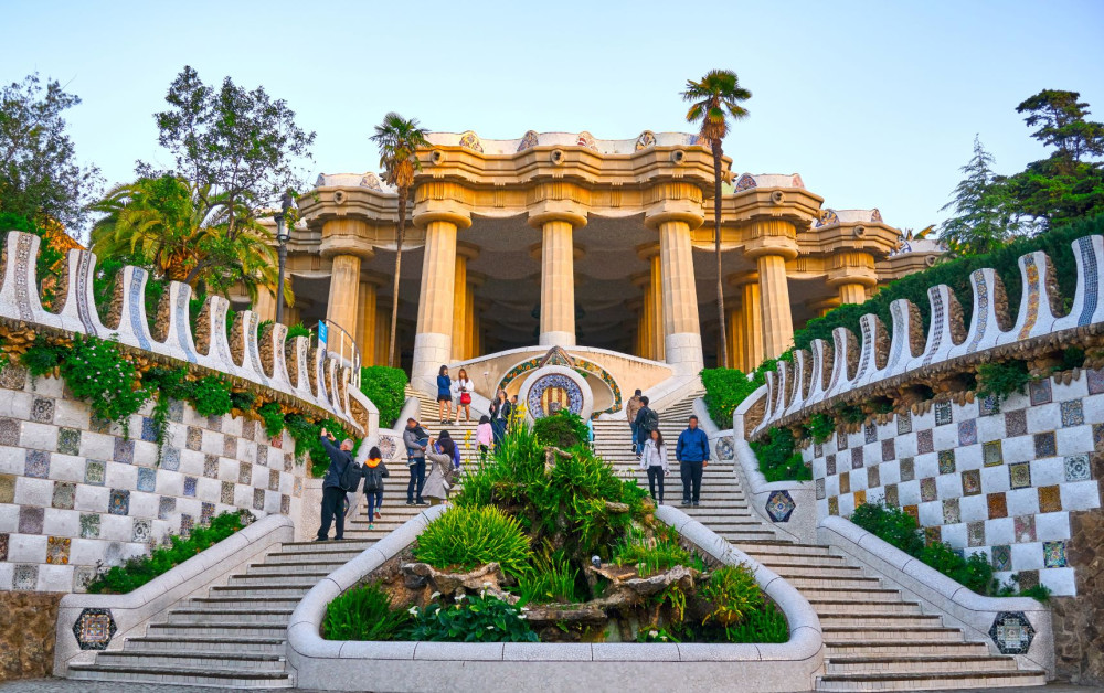 Park Güell Guided Experience