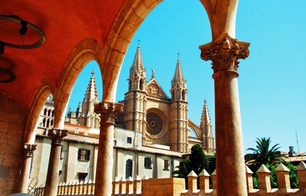 Palma De Mallorca: 90 Minutes Guided City Tour with The Cathedral