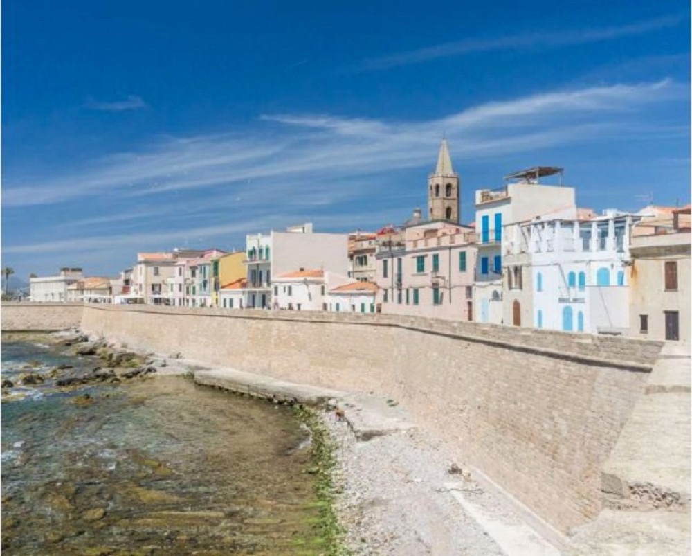 Old Town & History Tour of Alghero