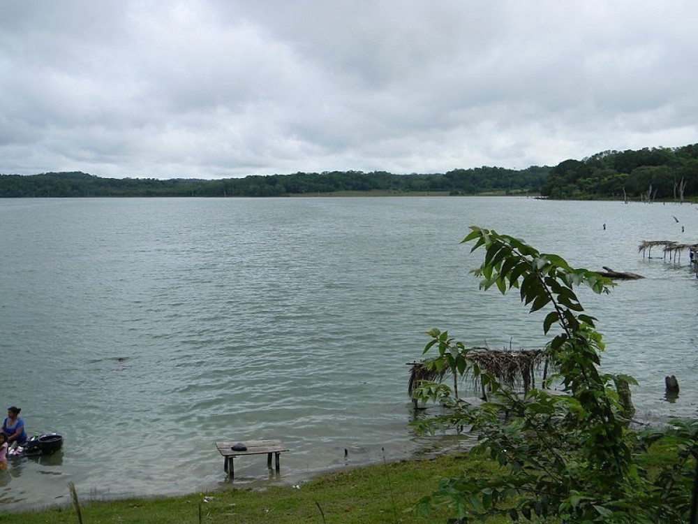 Lake Petén
